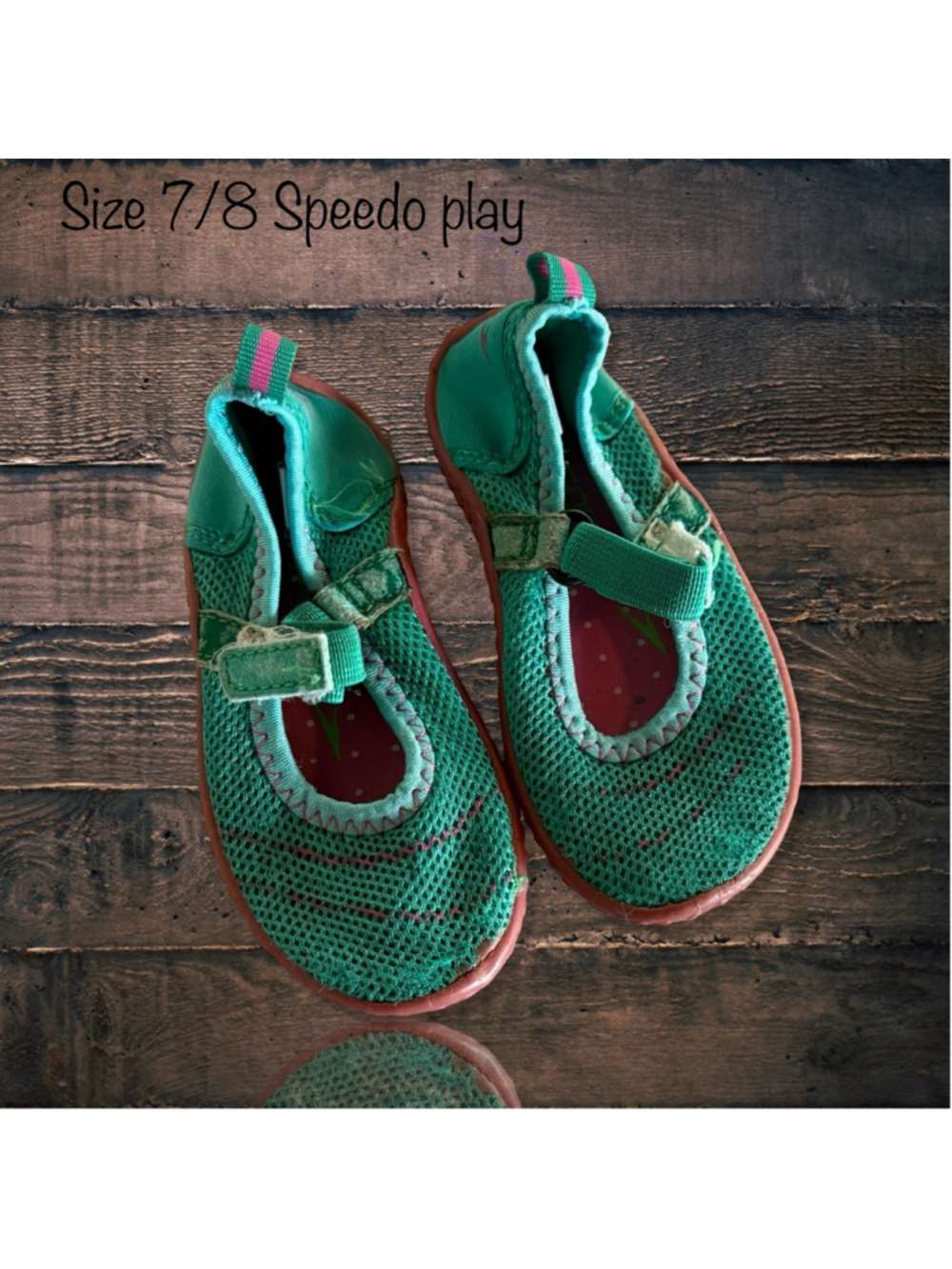 Size 7/8 Speedo Play Sand Shoes